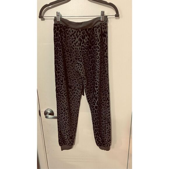 Chaser Cozy Leopard Print Gray Black Knit Pants Size XS - Picture 4 of 10